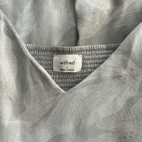 Aritizia grey/white mini dress in a size 2 - Picture 4 of 4